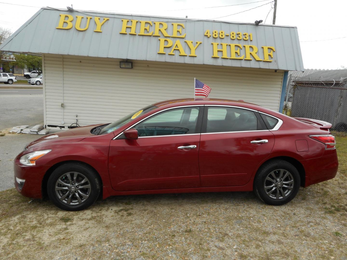 2015 Red Nissan Altima 2.5 S (1N4AL3AP4FC) with an 2.5L L4 DOHC 16V engine, Continuously Variable Transmission transmission, located at 2553 Airline Blvd, Portsmouth, VA, 23701, (757) 488-8331, 36.813889, -76.357597 - Down Payment: $1499 Weekly Payment: $110 APR: 23.9% Repayment Terms: 42 Months ***CALL ELIZABETH SMITH - DIRECTOR OF MARKETING @ 757-488-8331 TO SCHEDULE YOUR APPOINTMENT TODAY AND GET PRE-APPROVED RIGHT OVER THE PHONE*** - Photo#0